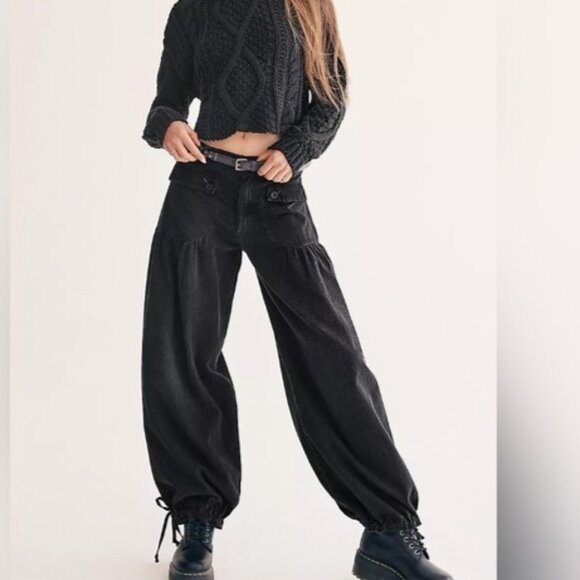 WE THE FREE Lotus Balloon Wide Leg Jeans Smokeshow Black Barrell-Style Denim 27 - Picture 1 of 14